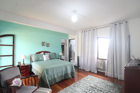 Casa de condomínio à venda com 300m², 2 quartos e 5 vagasSuíte