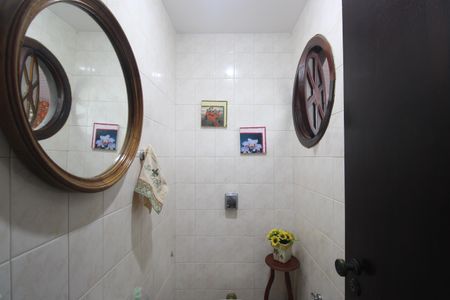 Casa de condomínio à venda com 300m², 2 quartos e 5 vagasLavabo