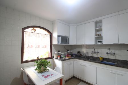 Casa de condomínio à venda com 300m², 2 quartos e 5 vagasCozinha