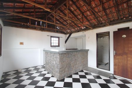 Casa de condomínio à venda com 300m², 2 quartos e 5 vagasTerraço - Kitnet