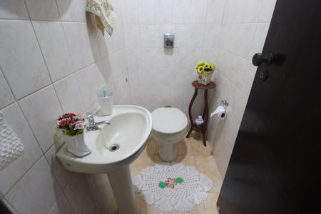 Casa de condomínio à venda com 300m², 2 quartos e 5 vagasLavabo
