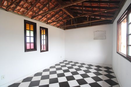 Casa de condomínio à venda com 300m², 2 quartos e 5 vagasTerraço - Kitnet