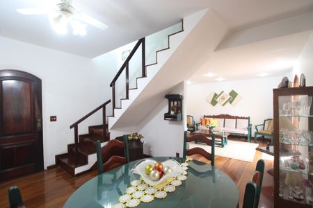 Sala de casa de condomínio para alugar com 2 quartos, 300m² em Jacarepaguá, Rio de Janeiro