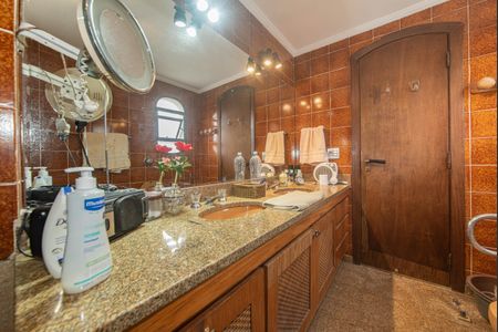 Apartamento para alugar com 210m², 4 quartos e 4 vagasBanheiro da Suíte 1