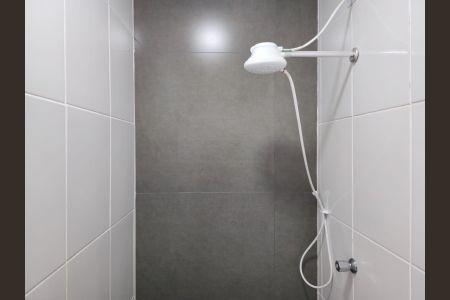 Banheiro Social de kitnet/studio para alugar com 1 quarto, 21m² em Jardim Rosa de Franca, Guarulhos