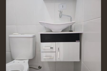 Banheiro Social de kitnet/studio para alugar com 1 quarto, 21m² em Jardim Rosa de Franca, Guarulhos