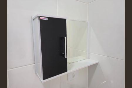 Banheiro Social de kitnet/studio para alugar com 1 quarto, 21m² em Jardim Rosa de Franca, Guarulhos