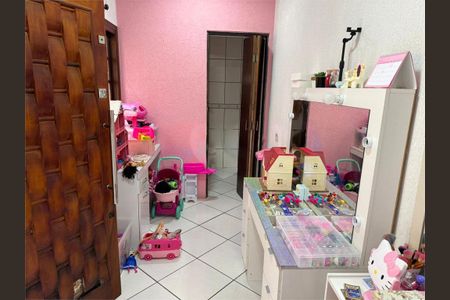 Casa à venda com 3 quartos, 220m² em Jardim Catarina, São Paulo