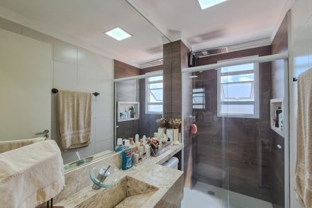 Apartamento à venda com 64m², 2 quartos e 2 vagasBanheiro da Suíte