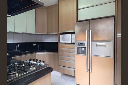 Casa à venda com 325m², 4 quartos e 4 vagas