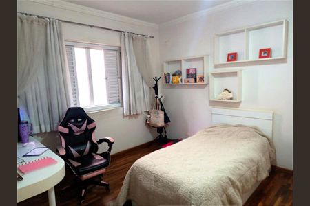 Casa à venda com 4 quartos, 325m² em Jardim Viana, São Paulo