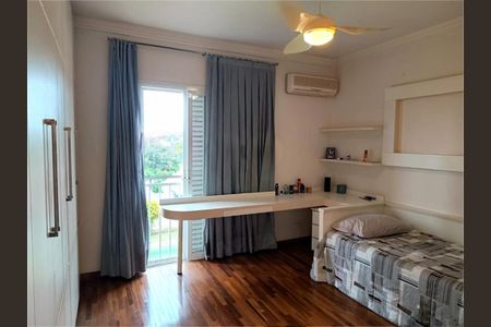 Casa à venda com 325m², 4 quartos e 4 vagas