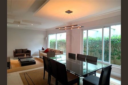 Casa à venda com 4 quartos, 325m² em Jardim Viana, São Paulo