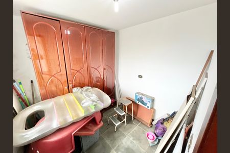 Casa à venda com 355m², 4 quartos e 6 vagas Casa à venda com 355m², 4 quartos e 6 vagasQuarto de Serviço