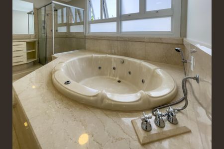 Casa de condomínio à venda com 470m², 5 quartos e 6 vagas Casa de condomínio à venda com 470m², 5 quartos e 6 vagasFoto 40