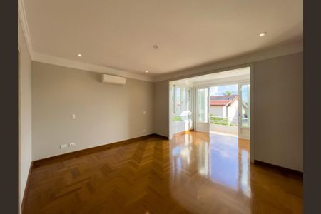 Casa de condomínio à venda com 470m², 5 quartos e 6 vagas Casa de condomínio à venda com 470m², 5 quartos e 6 vagasFoto 33