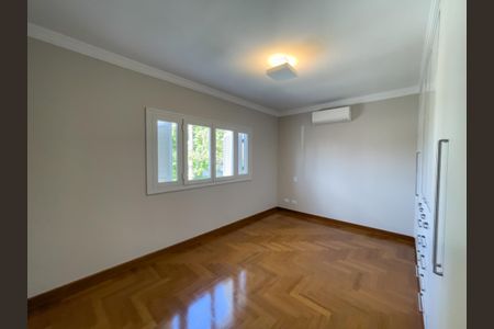 Casa de condomínio à venda com 470m², 5 quartos e 6 vagas Casa de condomínio à venda com 470m², 5 quartos e 6 vagasFoto 24