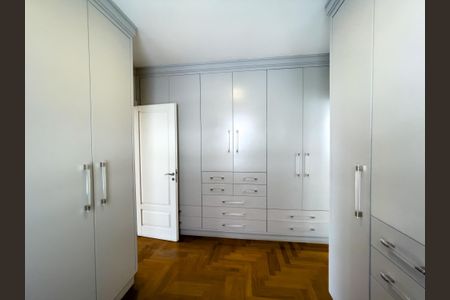 Casa de condomínio à venda com 470m², 5 quartos e 6 vagas Casa de condomínio à venda com 470m², 5 quartos e 6 vagasFoto 39