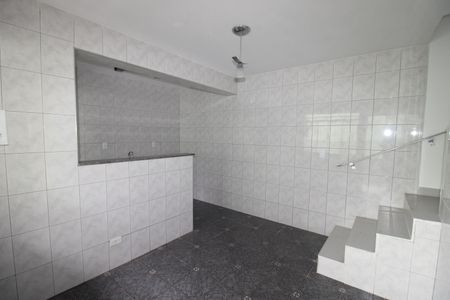 Sala / Cozinha de casa para alugar com 2 quartos, 60m² em Vila Francos, São Paulo