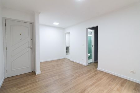 Sala de apartamento para alugar com 3 quartos, 59m² em Caxingui, São Paulo