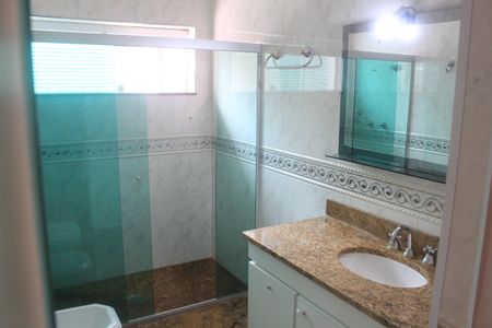 Casa à venda com 540m², 4 quartos e sem vagaBanheiro da Suíte
