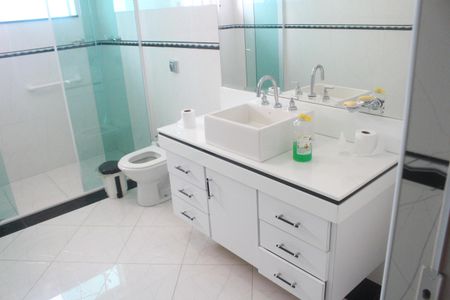 Casa à venda com 540m², 4 quartos e sem vagaBanheiro 1