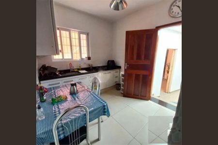 Casa à venda com 5 quartos, 220m² em Cidade Vargas, São Paulo