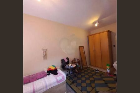 Casa à venda com 5 quartos, 220m² em Cidade Vargas, São Paulo