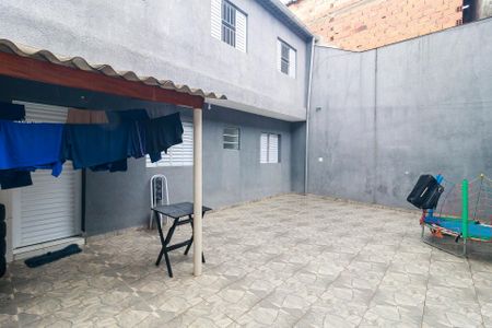 Casa à venda com 400m², 2 quartos e 8 vagas Casa à venda com 400m², 2 quartos e 8 vagasQuintal