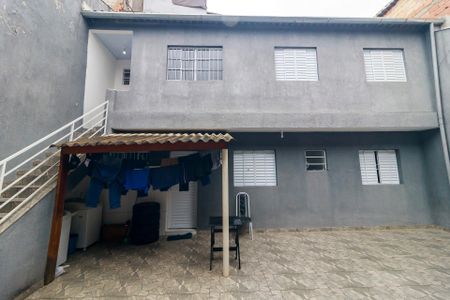 Casa à venda com 400m², 2 quartos e 8 vagas Casa à venda com 400m², 2 quartos e 8 vagasQuintal