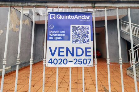 Casa à venda com 400m², 2 quartos e 8 vagas Casa à venda com 400m², 2 quartos e 8 vagasPlaca Instalada