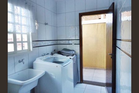 Casa à venda com 125m², 3 quartos e 5 vagas