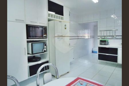 Casa à venda com 125m², 3 quartos e 5 vagas