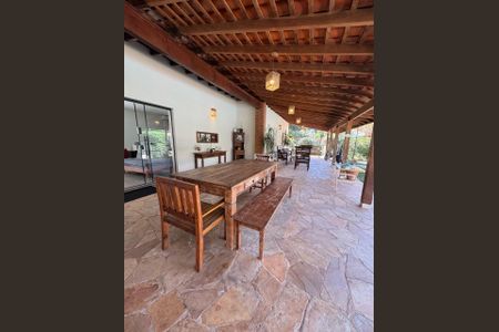 Casa de condomínio à venda com 380m², 4 quartos e 5 vagasFoto 01