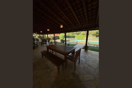 Casa de condomínio à venda com 380m², 4 quartos e 5 vagasFoto 01