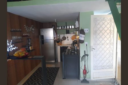 Cozinha de kitnet/studio para alugar com 1 quarto, 28m² em Parque Senhor do Bonfim, Duque de Caxias
