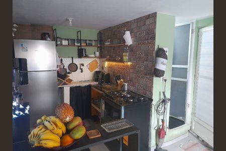 Cozinha de kitnet/studio para alugar com 1 quarto, 28m² em Parque Senhor do Bonfim, Duque de Caxias
