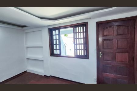 Casa de condomínio para alugar com 80m², 3 quartos e 2 vagasSala