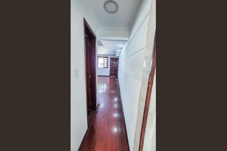 Casa de condomínio para alugar com 80m², 3 quartos e 2 vagasCorredor para sala