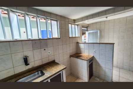 Casa de condomínio para alugar com 80m², 3 quartos e 2 vagasCozinha 