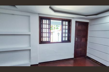 Casa de condomínio para alugar com 80m², 3 quartos e 2 vagasSala