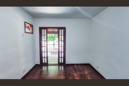 Casa de condomínio para alugar com 80m², 3 quartos e 2 vagasQuarto 1