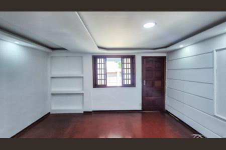 Casa de condomínio para alugar com 80m², 3 quartos e 2 vagasSala