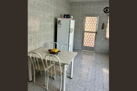 Casa para alugar com 2 quartos, 180m² em Lindo Parque, São Gonçalo