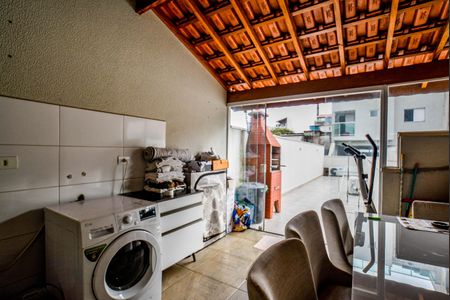 Apartamento à venda com 100m², 2 quartos e 1 vagaÁrea de Serviço