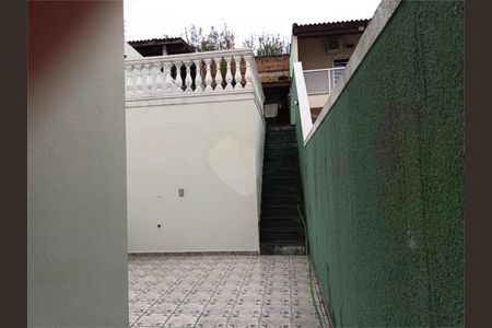 Casa à venda com 3 quartos, 200m² em Parque Peruche, São Paulo