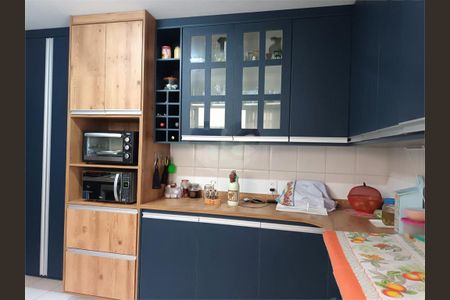 Casa à venda com 3 quartos, 200m² em Parque Peruche, São Paulo