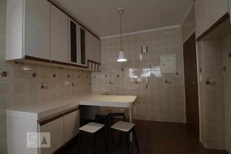 Apartamento para alugar com 130m², 3 quartos e 2 vagas Apartamento para alugar com 130m², 3 quartos e 2 vagasCozinha