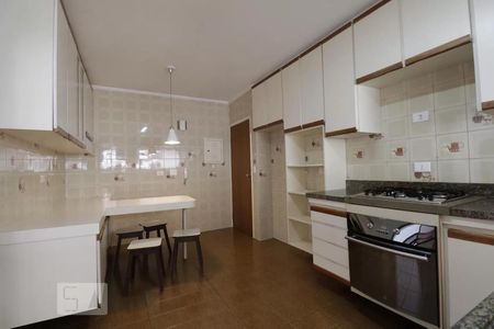 Apartamento para alugar com 130m², 3 quartos e 2 vagas Apartamento para alugar com 130m², 3 quartos e 2 vagasCozinha