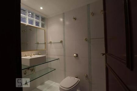 Apartamento para alugar com 130m², 3 quartos e 2 vagas Apartamento para alugar com 130m², 3 quartos e 2 vagasBanheiro